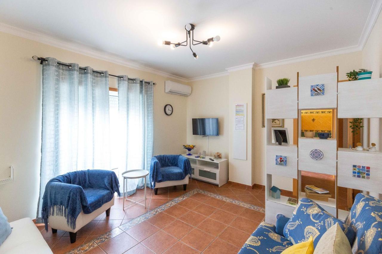 Villa Marquez Apartments วีลาเรอัลเดซานโตอันโตนิโอ ภายนอก รูปภาพ