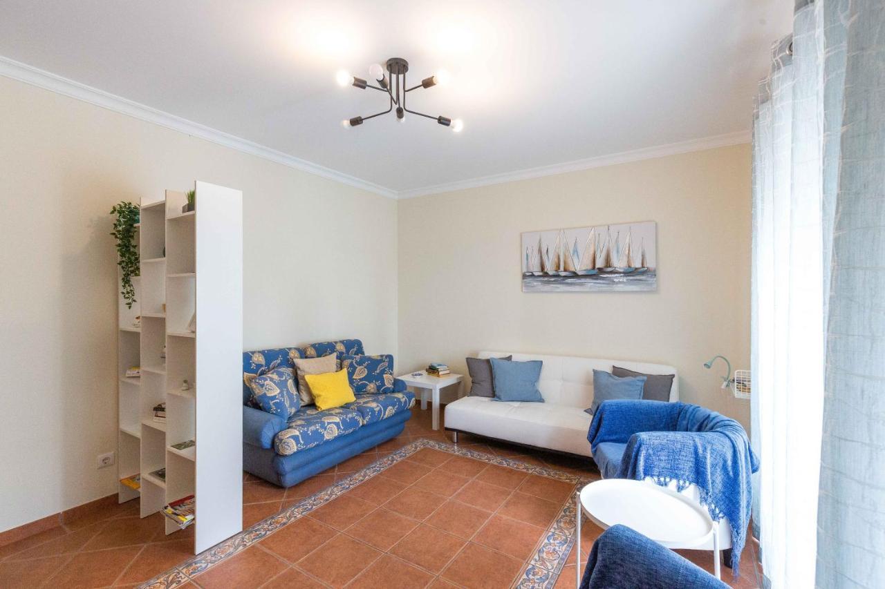 Villa Marquez Apartments วีลาเรอัลเดซานโตอันโตนิโอ ภายนอก รูปภาพ