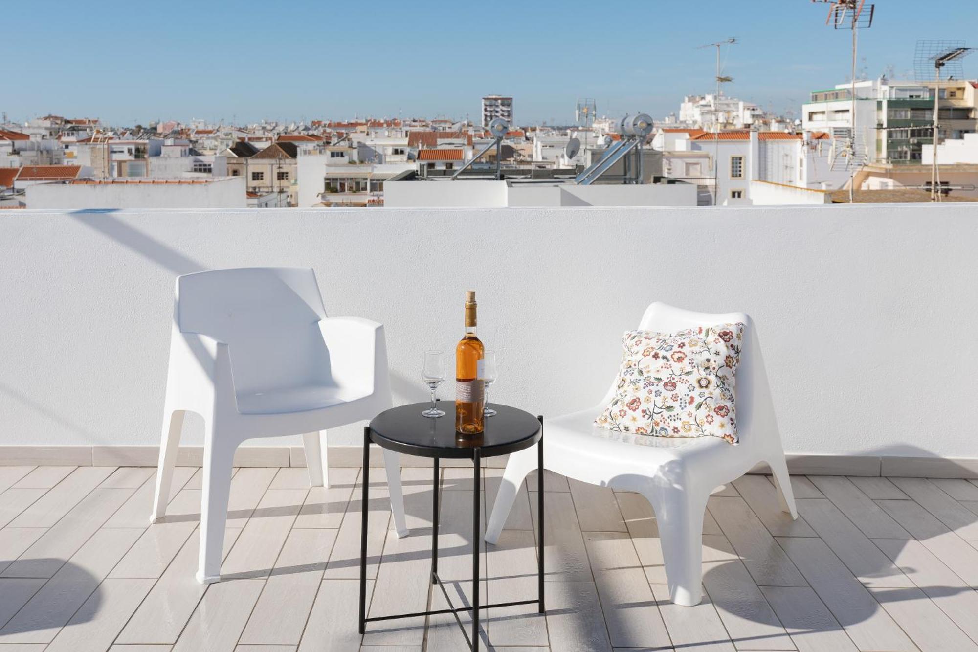 Villa Marquez Apartments วีลาเรอัลเดซานโตอันโตนิโอ ภายนอก รูปภาพ